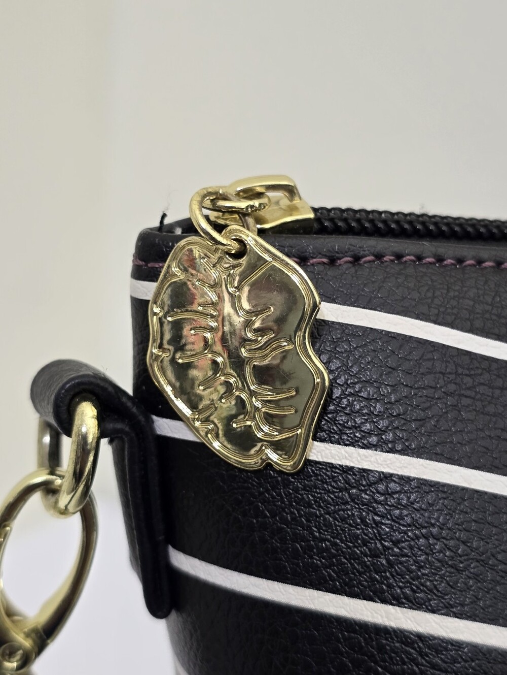 BETSEY JOHNSON luv betsey Quilted Striped Tote Crossbody Purse Bag Purple Black - Picture 13 of 16